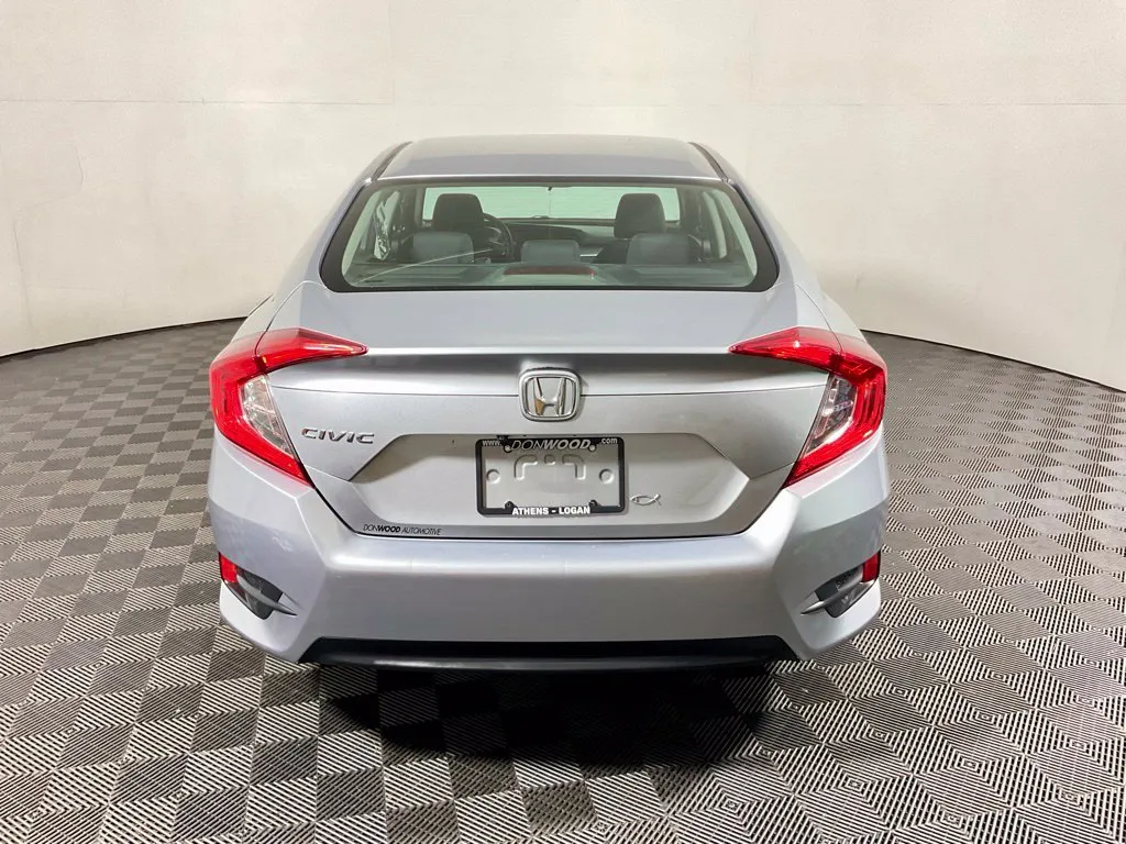 Honda Civic photo 11