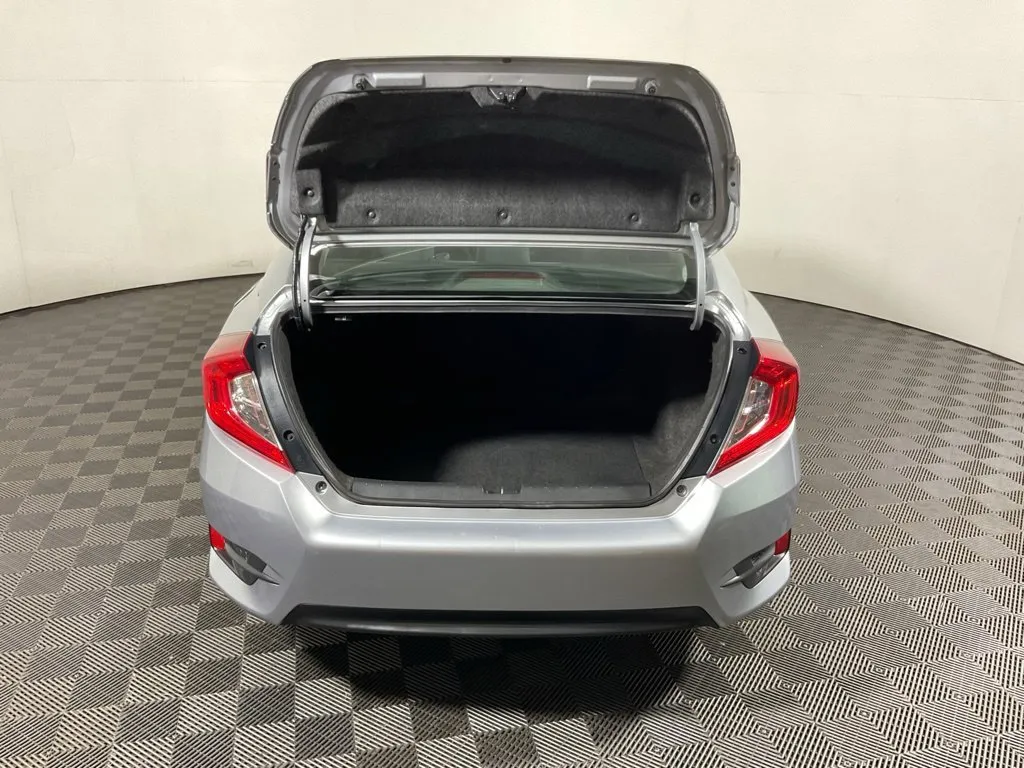 Honda Civic photo 12