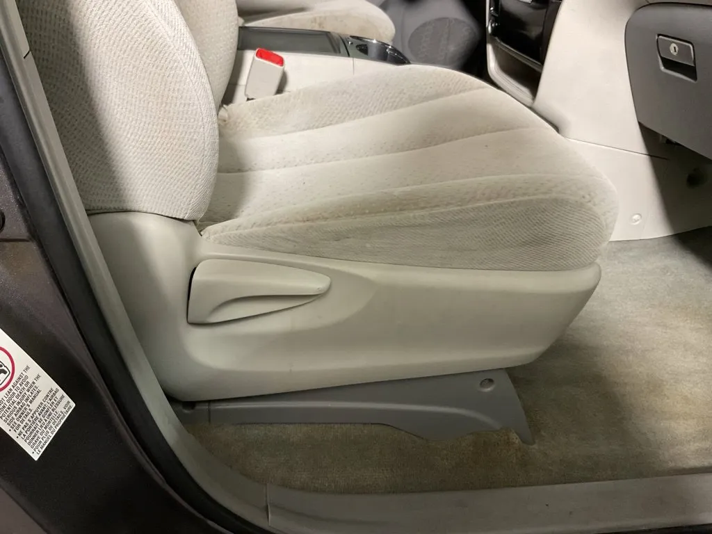 Toyota Sienna photo 33