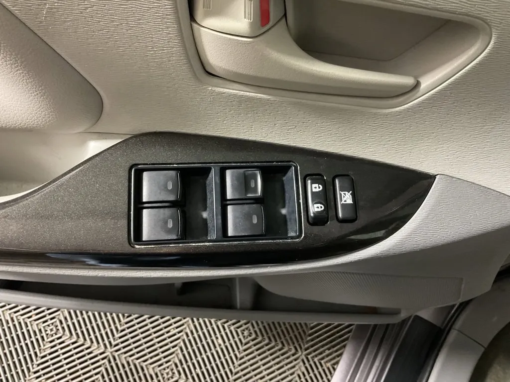 Toyota Sienna photo 18