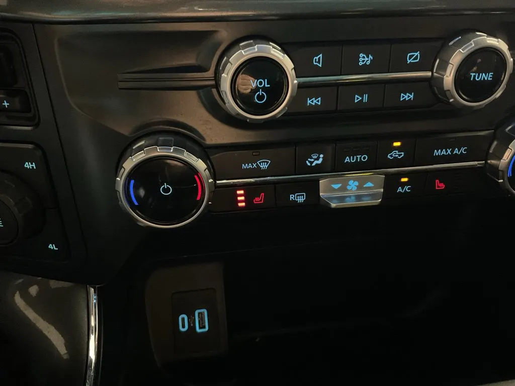 Ford F-150 photo 3