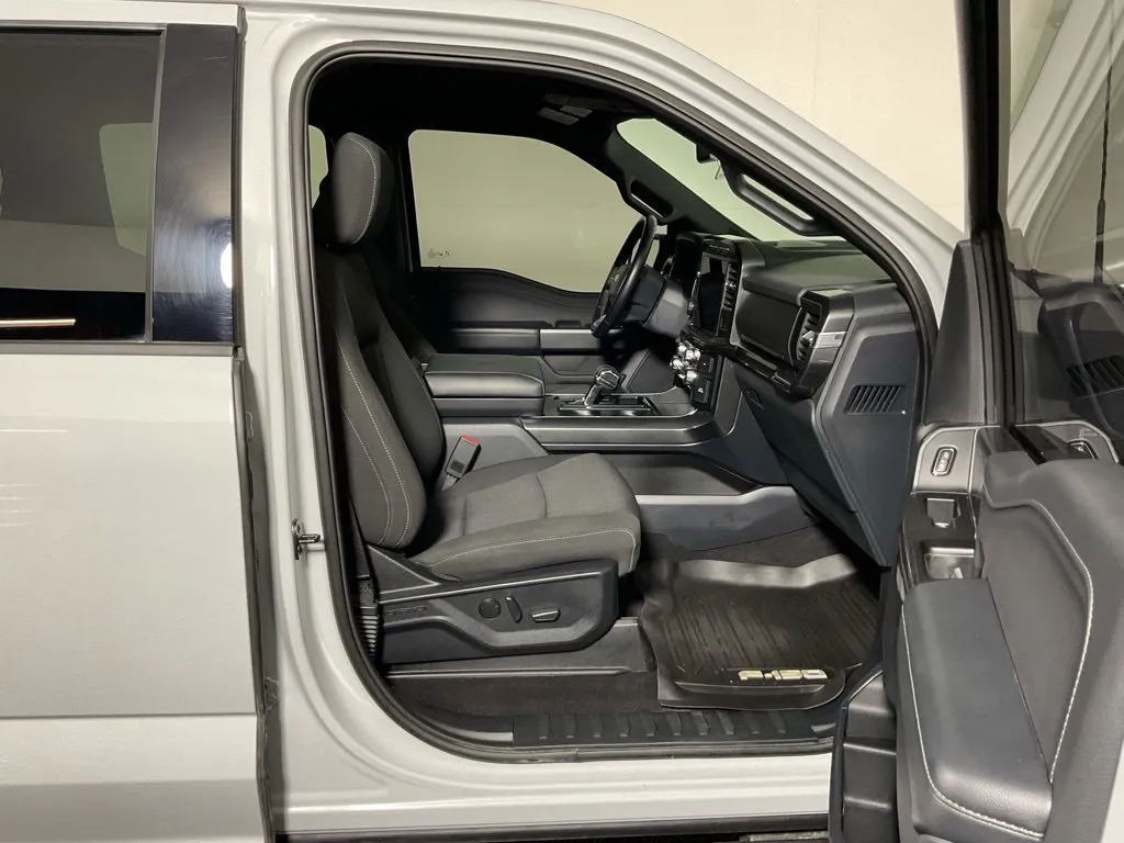 Ford F-150 photo 35