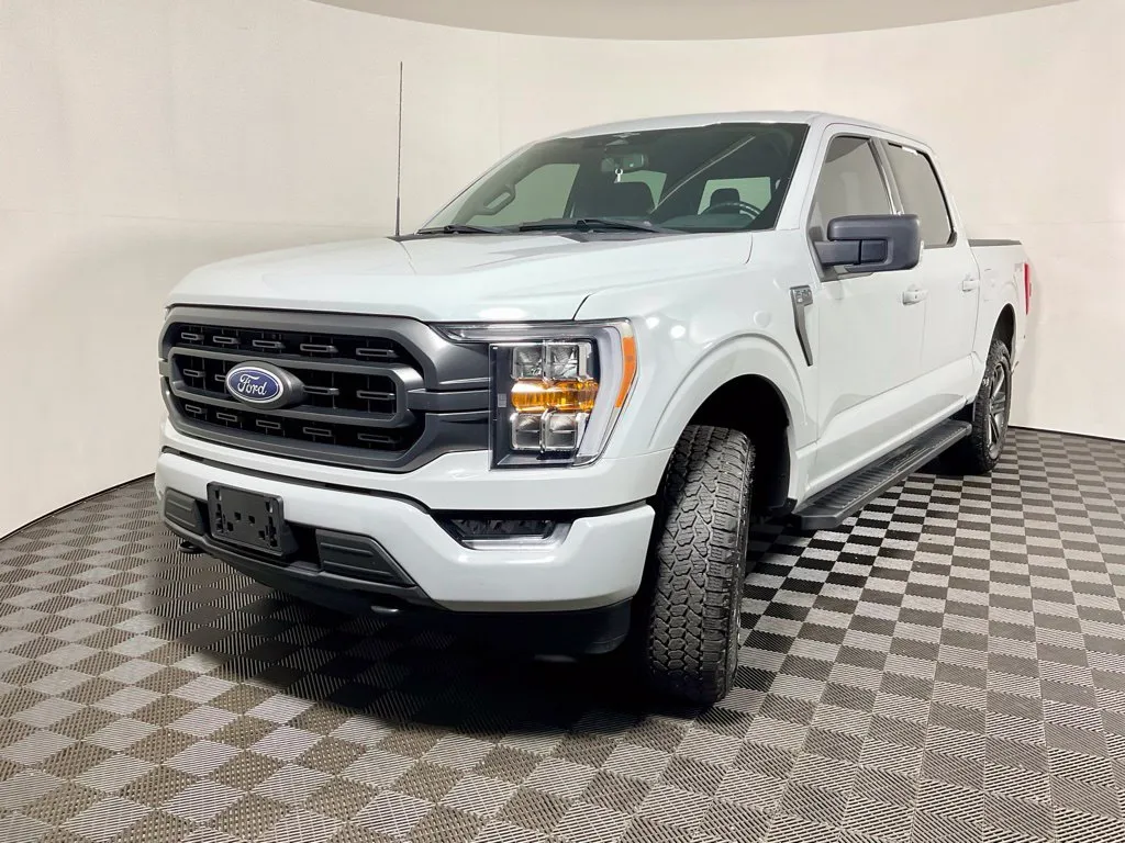 Ford F-150 photo 2