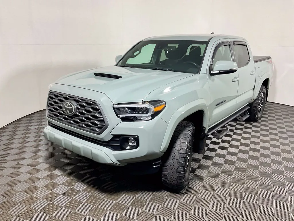 Toyota Tacoma photo 8