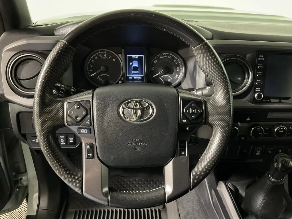 Toyota Tacoma photo 22