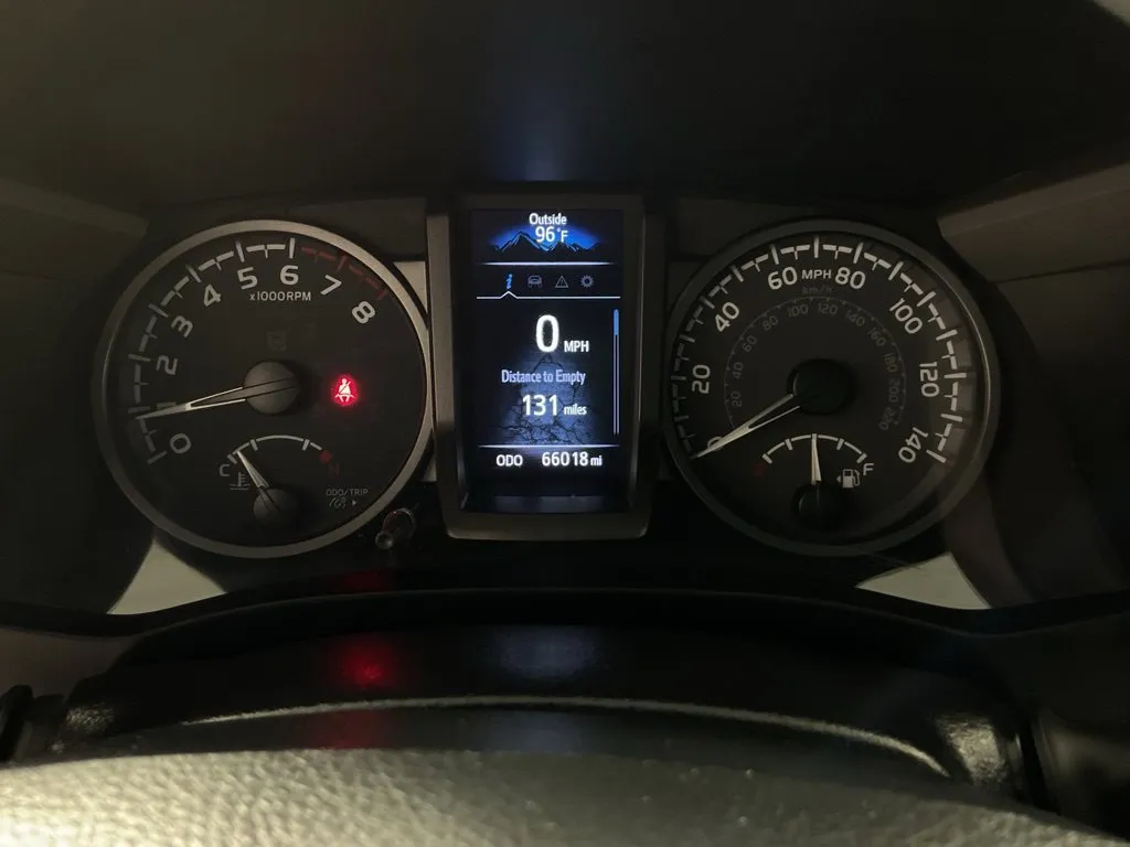 Toyota Tacoma photo 23