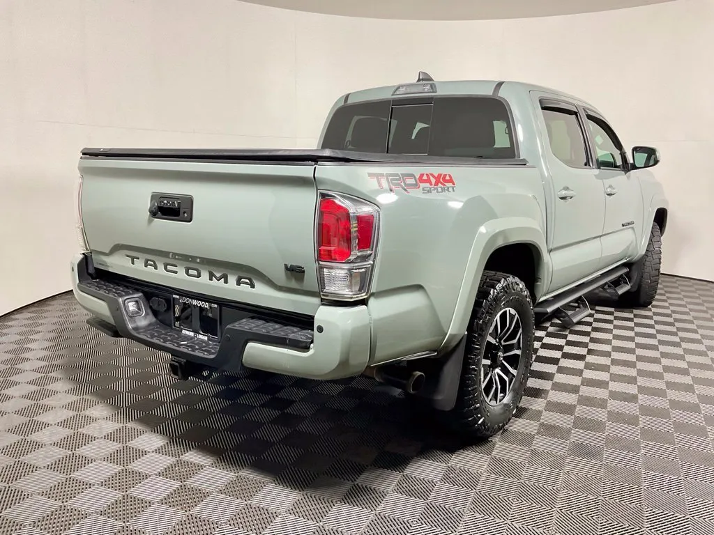 Toyota Tacoma photo 14