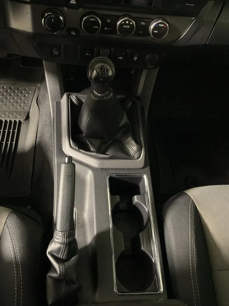 Toyota Tacoma photo 27