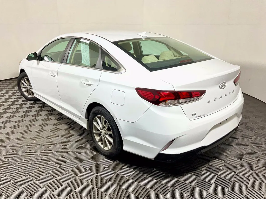 Hyundai Sonata photo 11