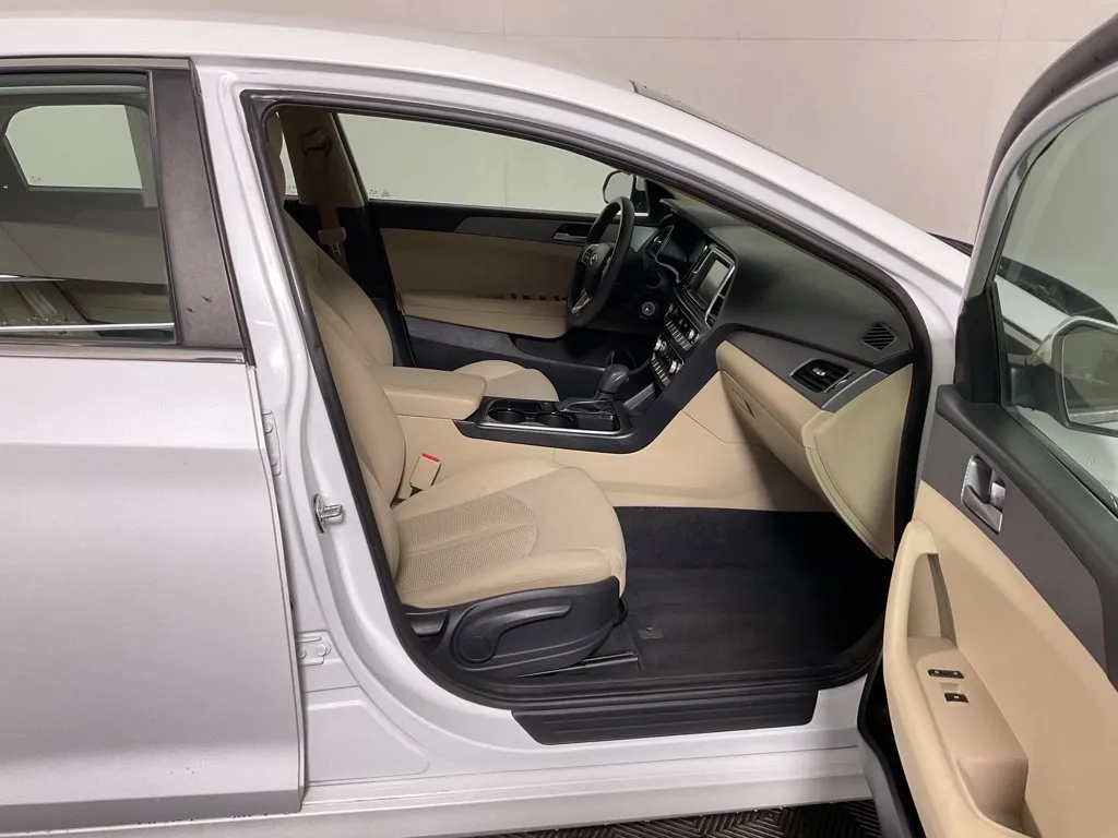 Hyundai Sonata photo 35