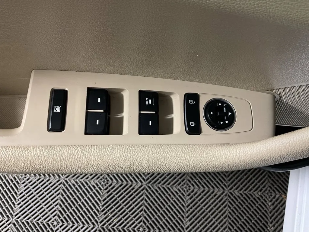 Hyundai Sonata photo 18