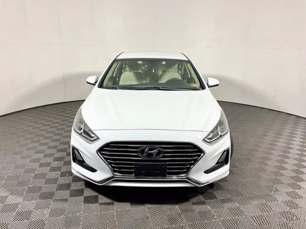 Hyundai Sonata photo 5