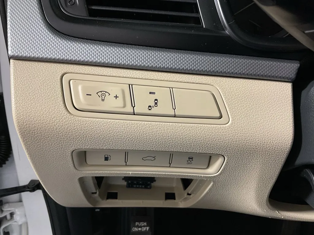 Hyundai Sonata photo 27