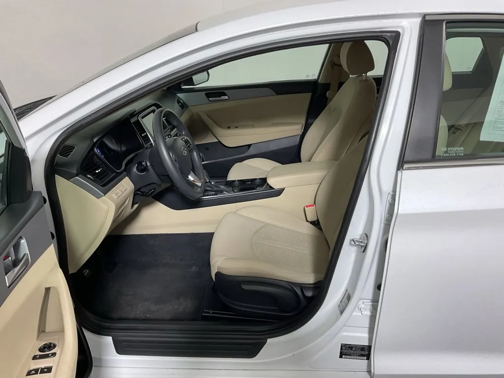 Hyundai Sonata photo 19