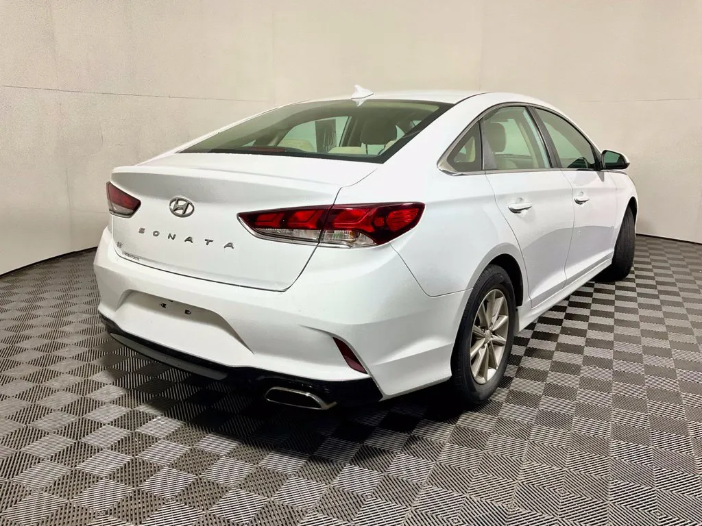 Hyundai Sonata photo 15