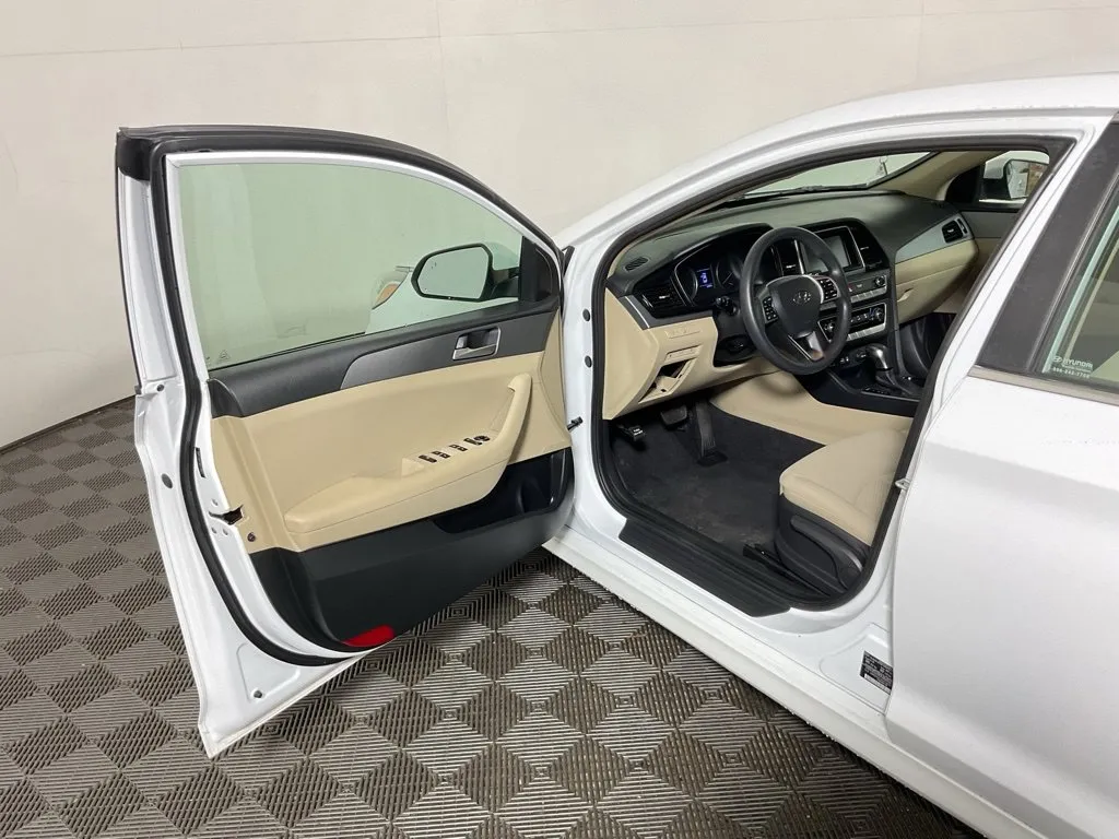 Hyundai Sonata photo 17