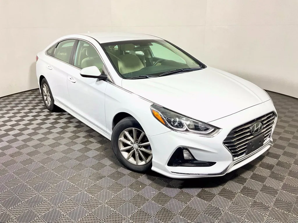 Hyundai Sonata photo 4