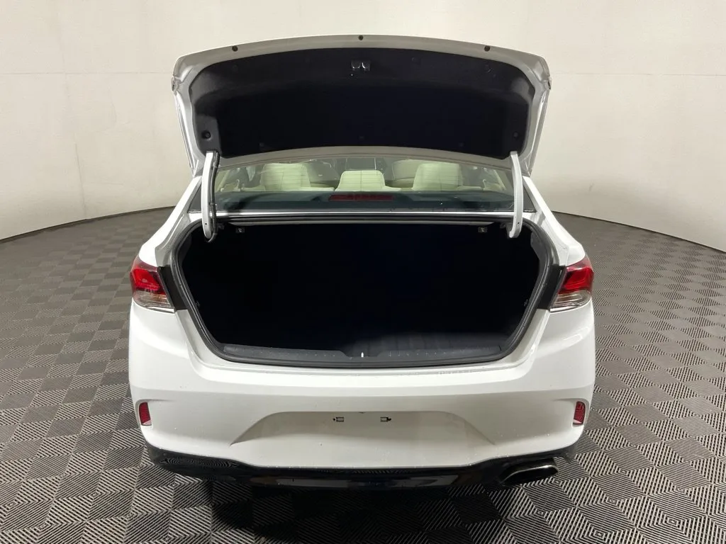 Hyundai Sonata photo 13