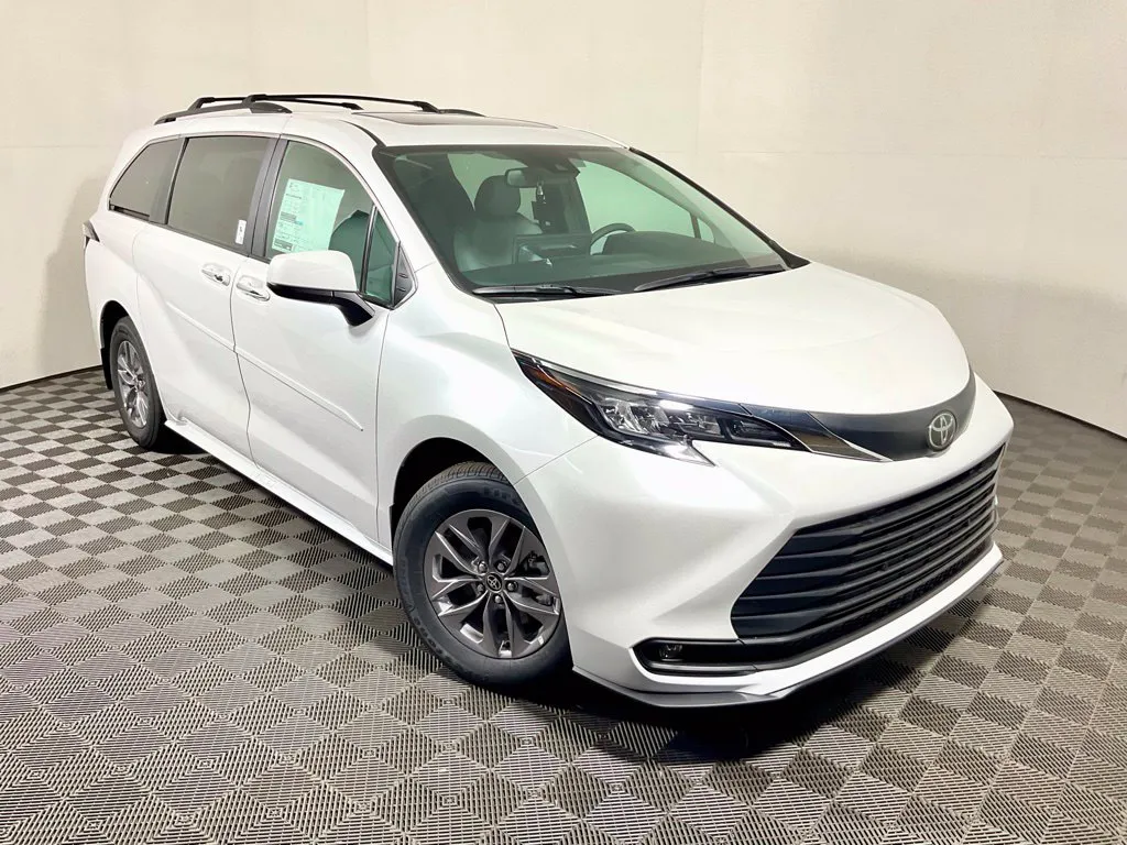 Toyota Sienna photo 8