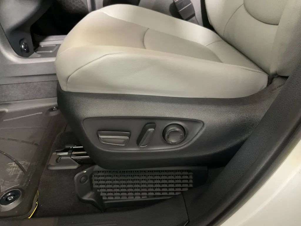 Toyota Sienna photo 23