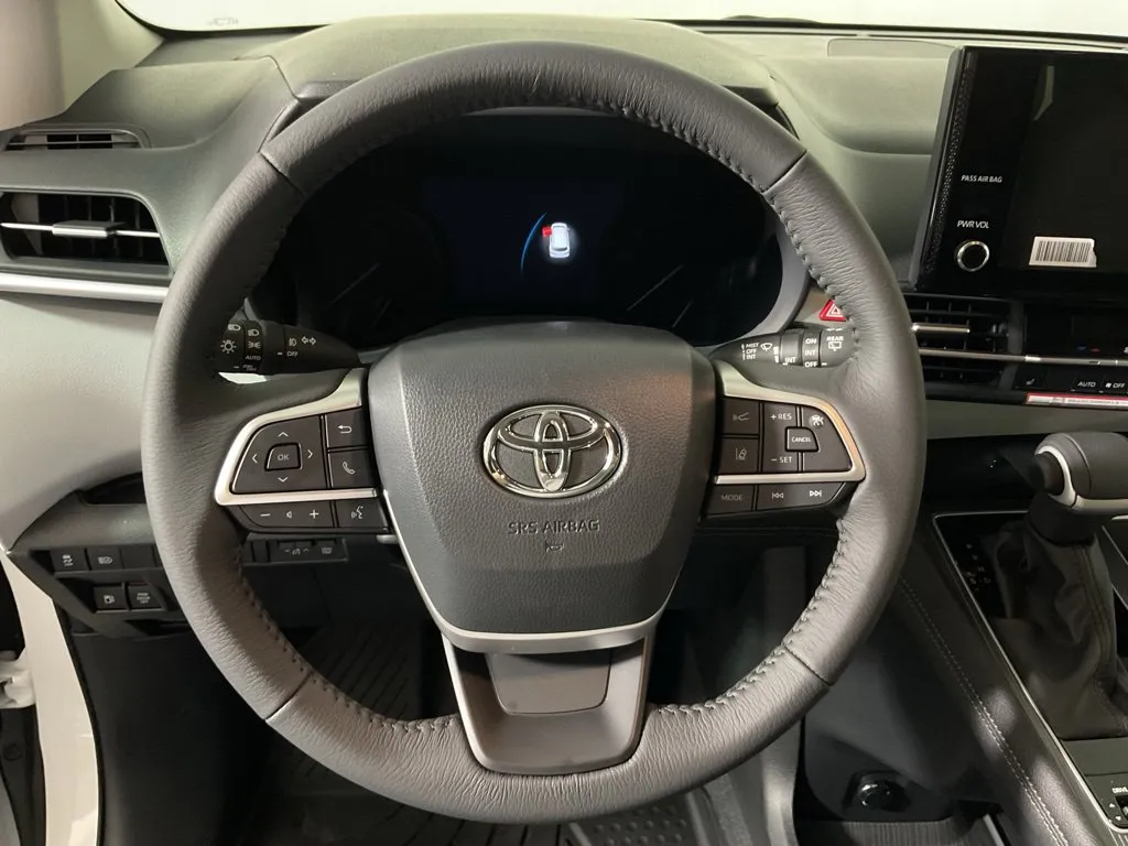Toyota Sienna photo 26