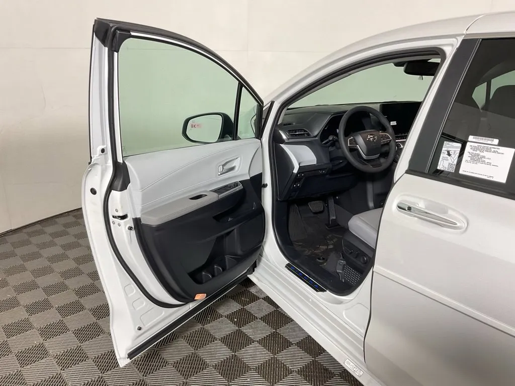 Toyota Sienna photo 20