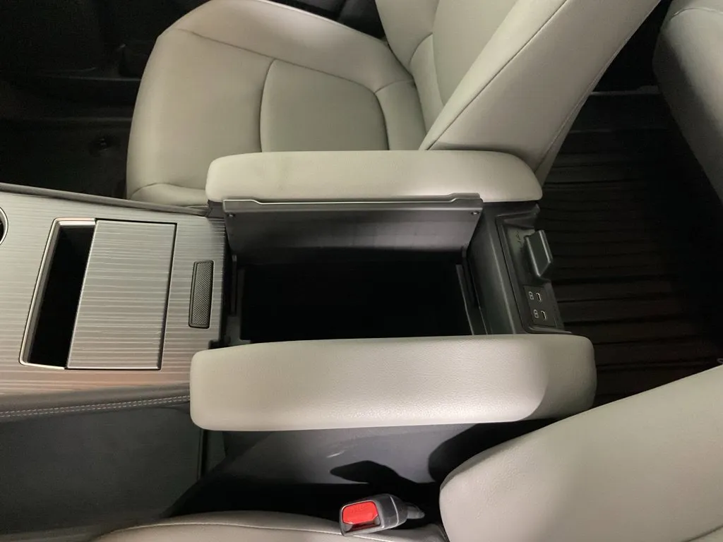 Toyota Sienna photo 32