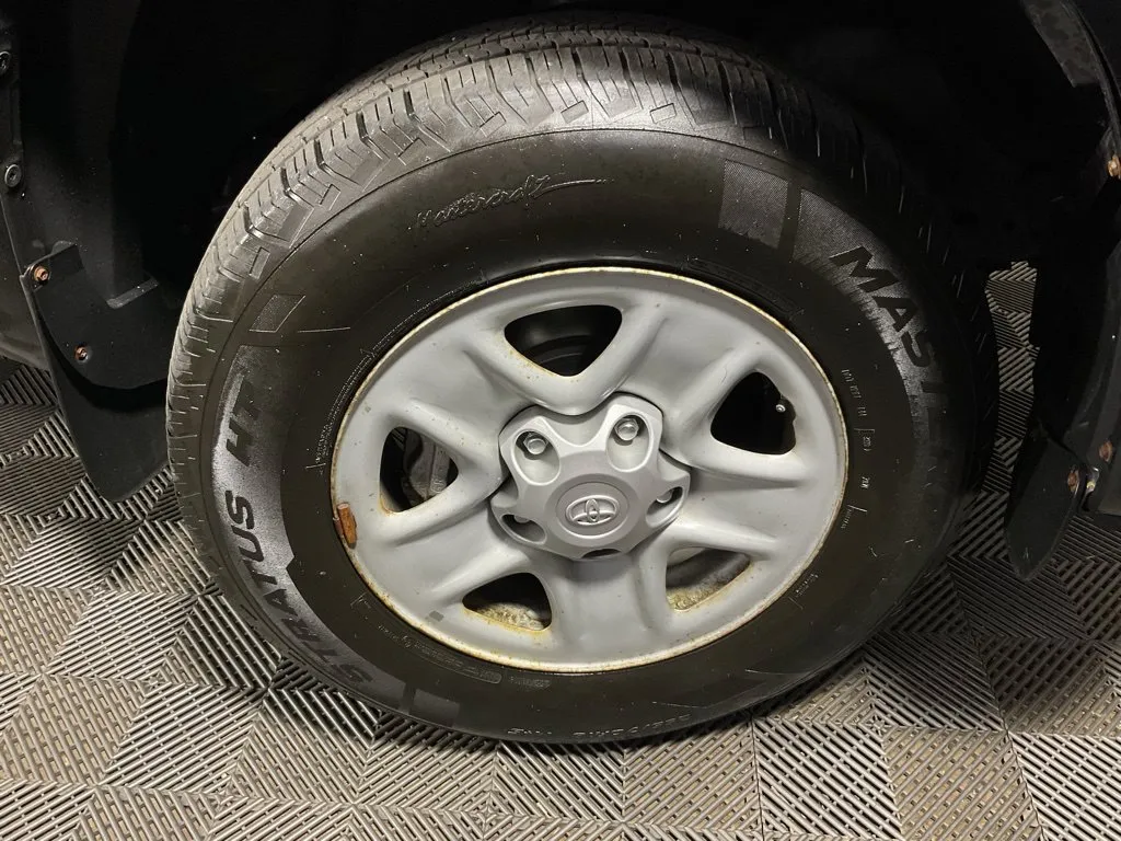 Toyota Tundra photo 18