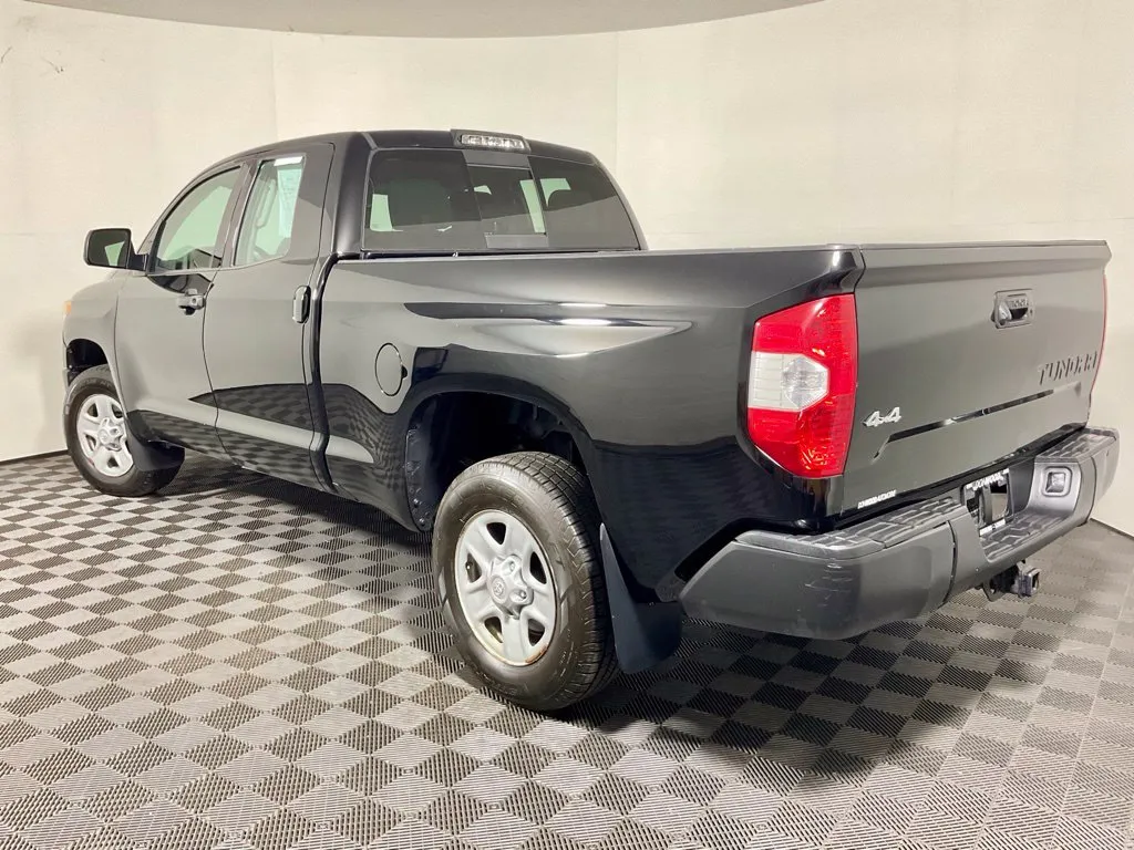 Toyota Tundra photo 11