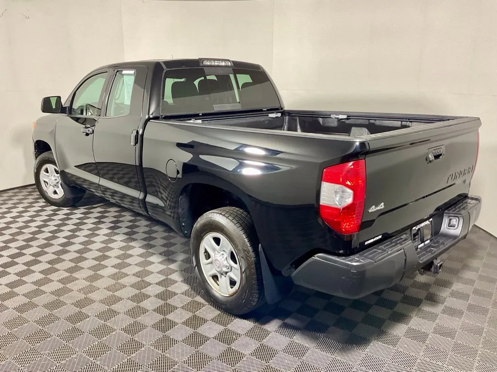 Toyota Tundra photo 12