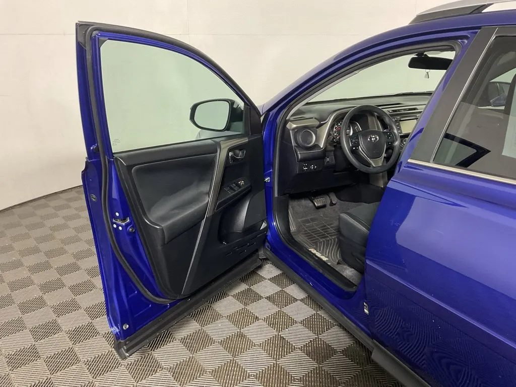 Toyota RAV4 photo 18