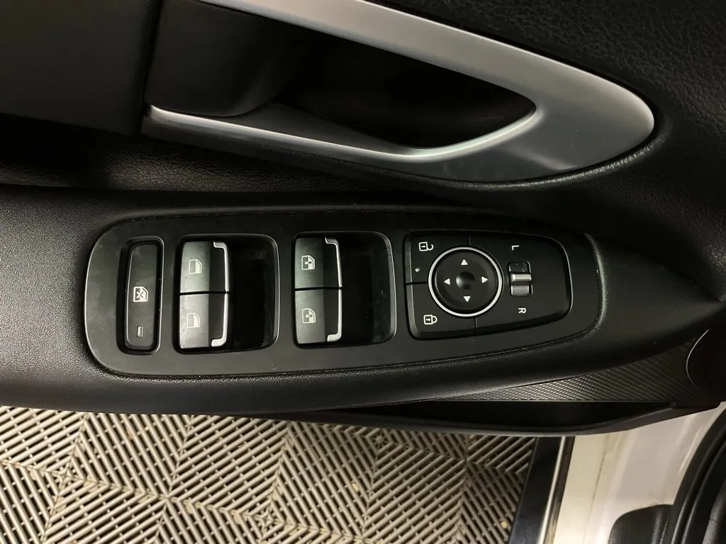 Hyundai Sonata photo 19