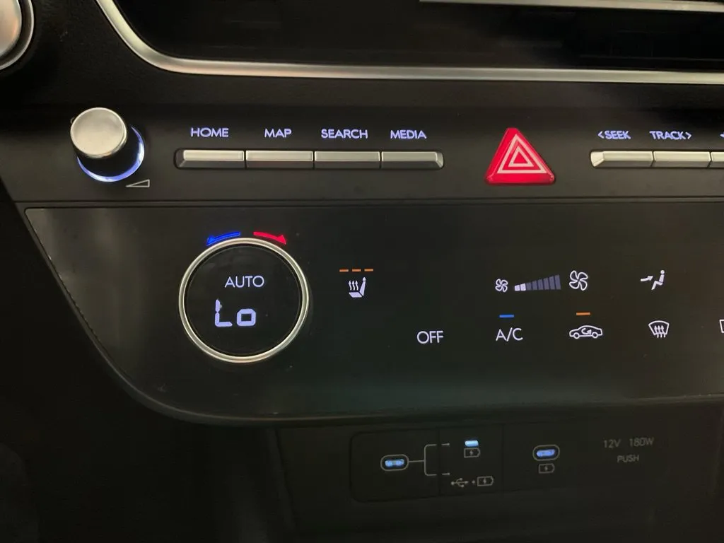 Hyundai Sonata photo 3