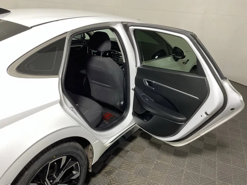 Hyundai Sonata photo 33