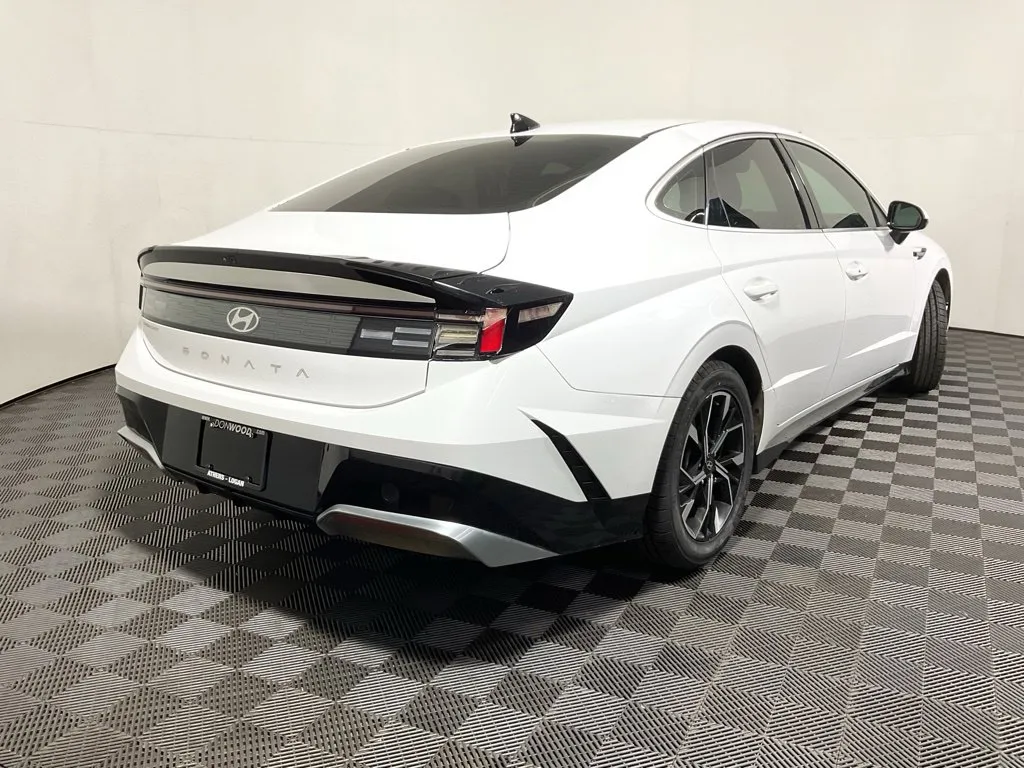 Hyundai Sonata photo 16