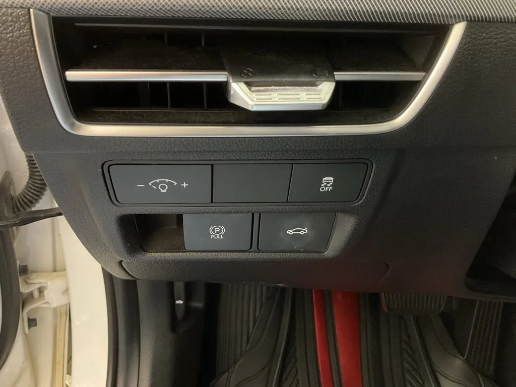 Hyundai Sonata photo 28