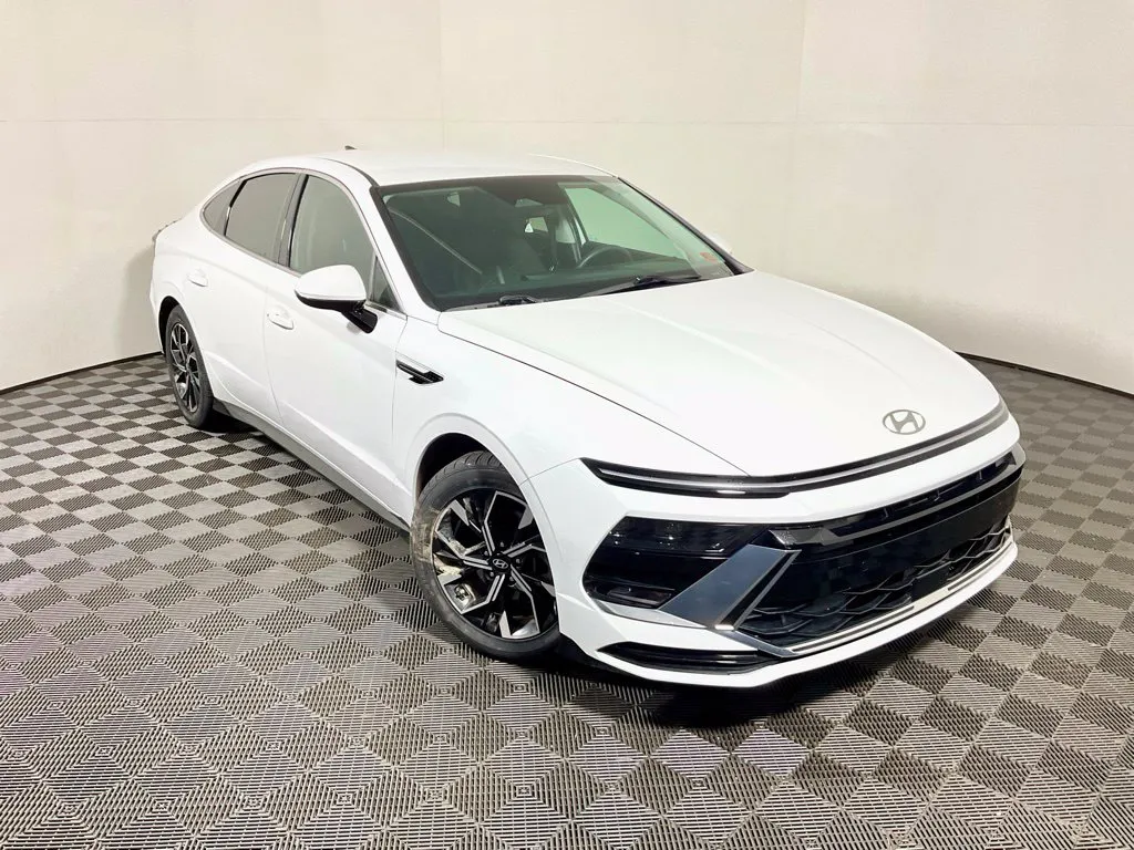 Hyundai Sonata photo 5