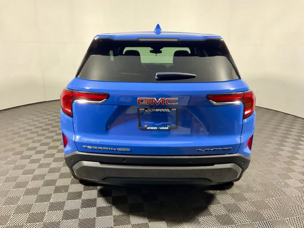 GMC Terrain photo 14