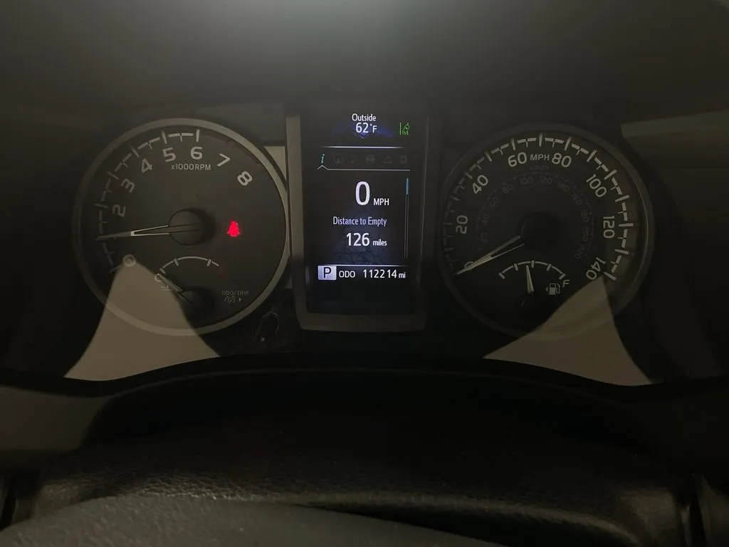 Toyota Tacoma photo 24