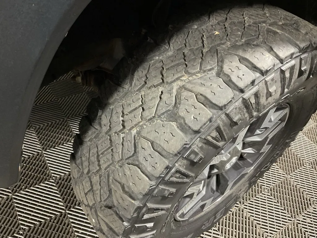 Toyota Tacoma photo 37