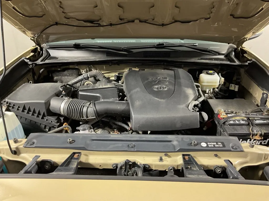 Toyota Tacoma photo 39