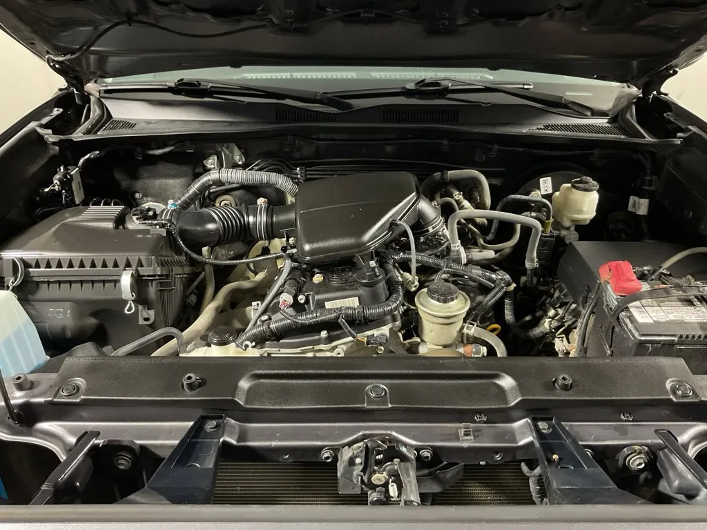 Toyota Tacoma photo 36