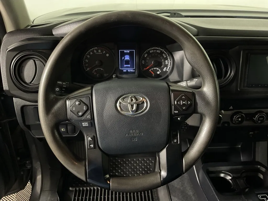 Toyota Tacoma photo 21