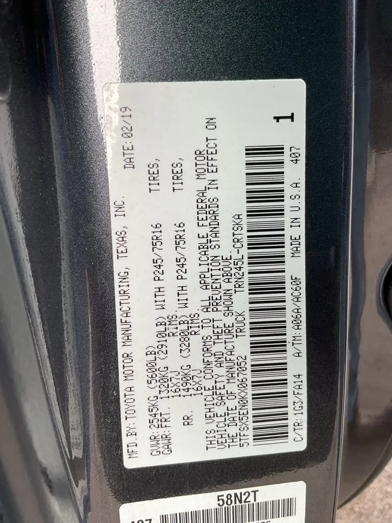 Toyota Tacoma photo 38