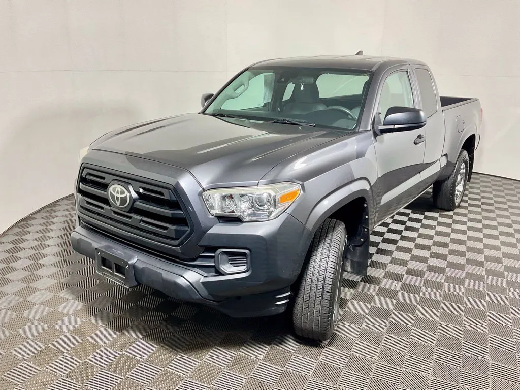 Toyota Tacoma photo 7