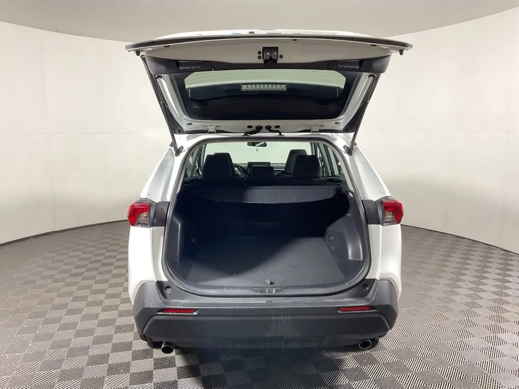 Toyota RAV4 photo 13