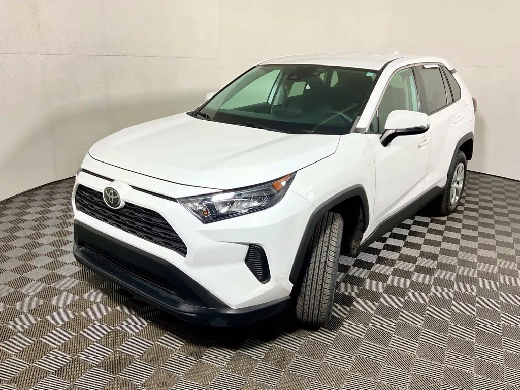 Toyota RAV4 photo 8