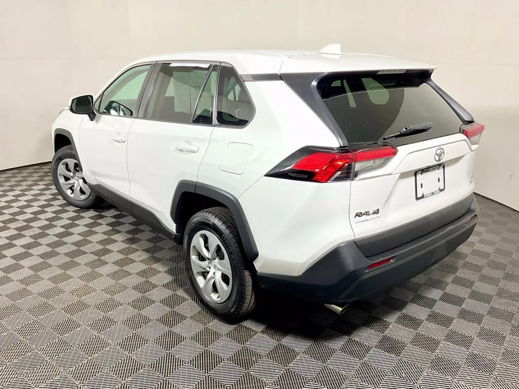 Toyota RAV4 photo 11