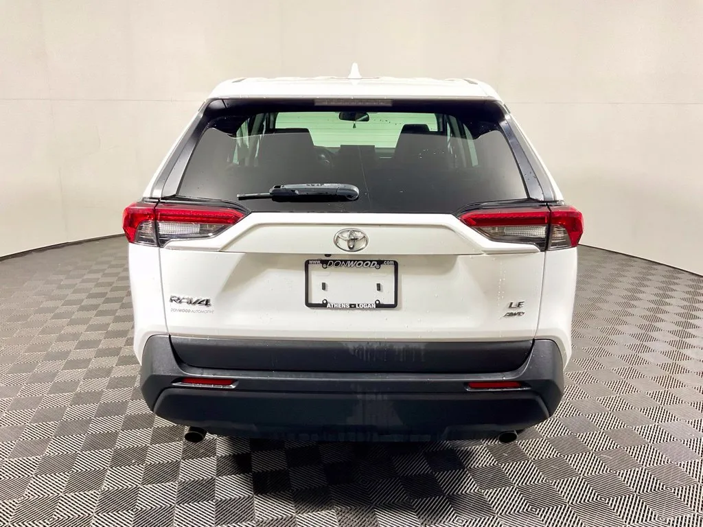 Toyota RAV4 photo 12