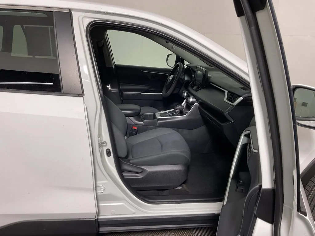 Toyota RAV4 photo 35